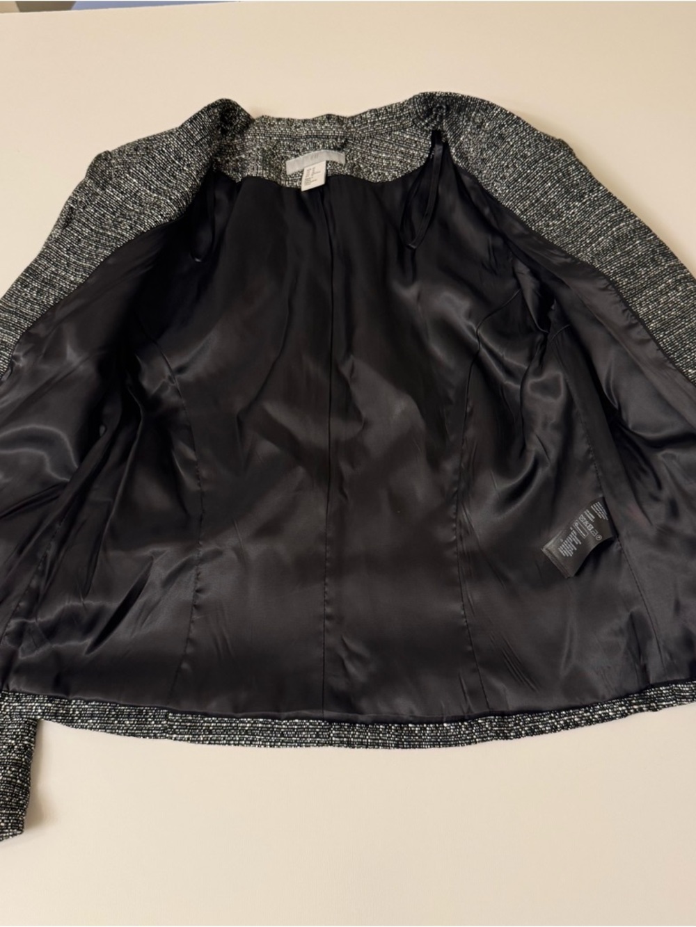 H&M Women Black and white Tweed Blazer Size 12 - Picture 3 of 7